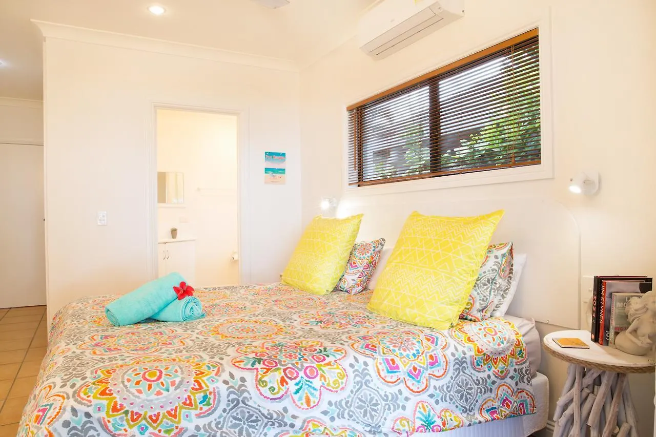 Absolute Beachfront Bliss - Newell Beach - 10 Metres To The Ocean
