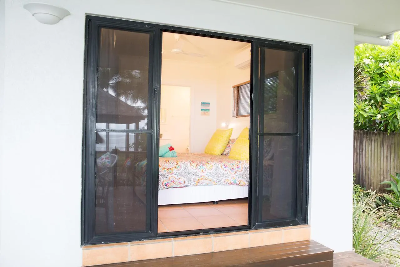 Holiday home Absolute Beachfront Bliss - Newell Beach - 10 Metres To The Ocean