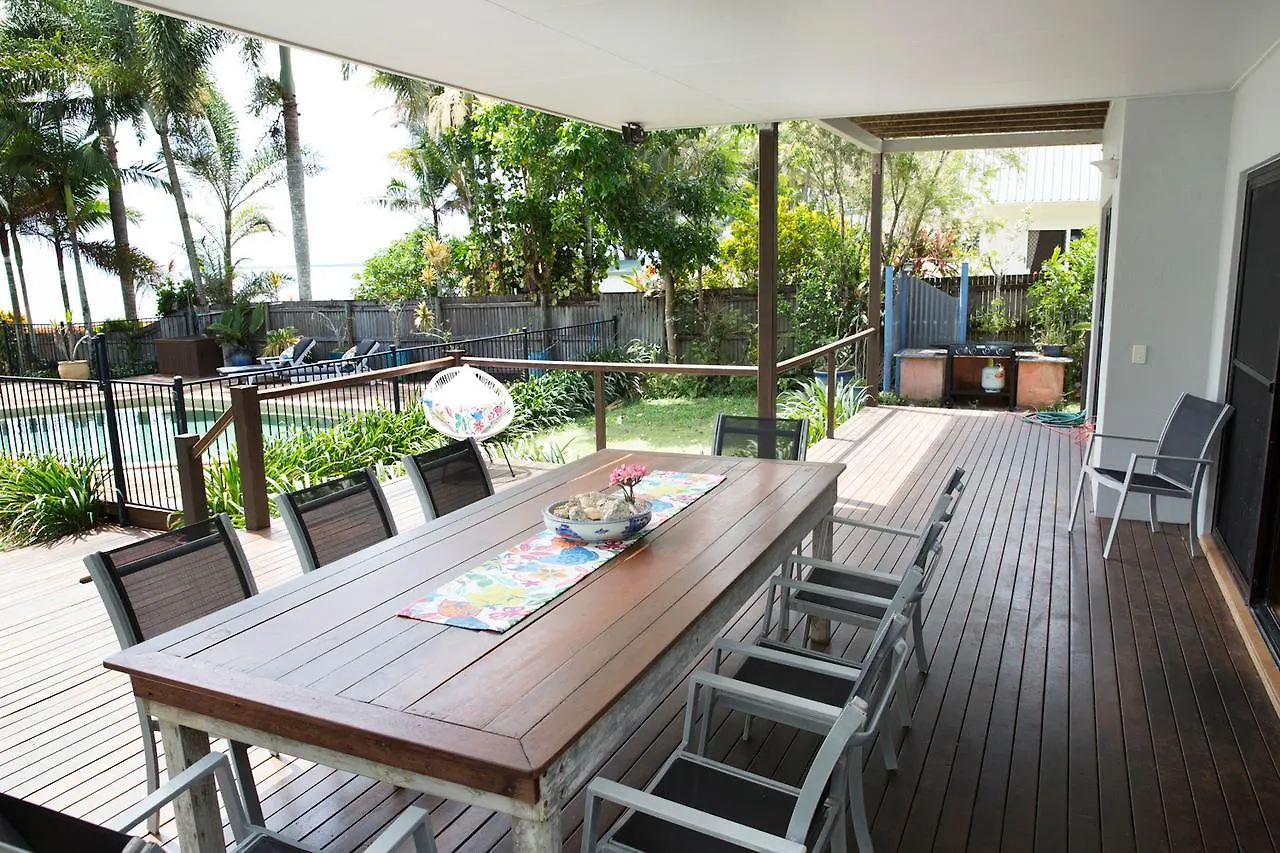 Absolute Beachfront Bliss - Newell Beach - 10 Metres To The Ocean 0*,  Australia