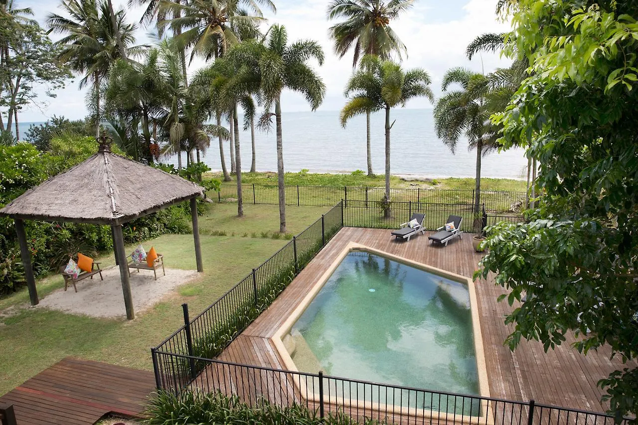 Absolute Beachfront Bliss - Newell Beach - 10 Metres To The Ocean 0*,  Australia