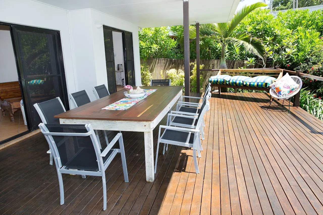 Holiday home Absolute Beachfront Bliss - Newell Beach - 10 Metres To The Ocean Australia